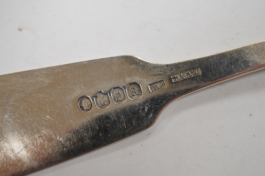 A harlequin part canteen of 19th century silver fiddle pattern flatware for six, comprising table spoons, table forks, dessert forks dessert spoons and teaspoons, various dates and makers but includes two sets, Wakely &